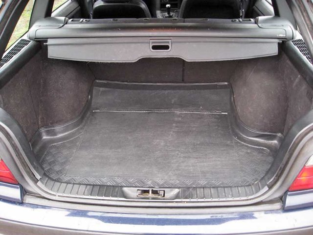 rear_boot_liner