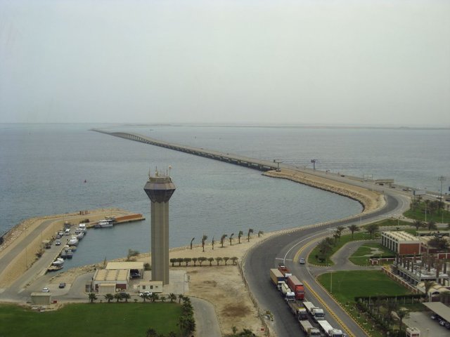 towards_bahrain_island