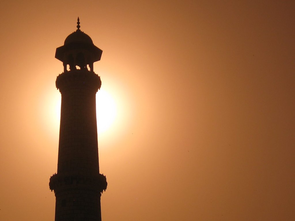 Taj_minaret