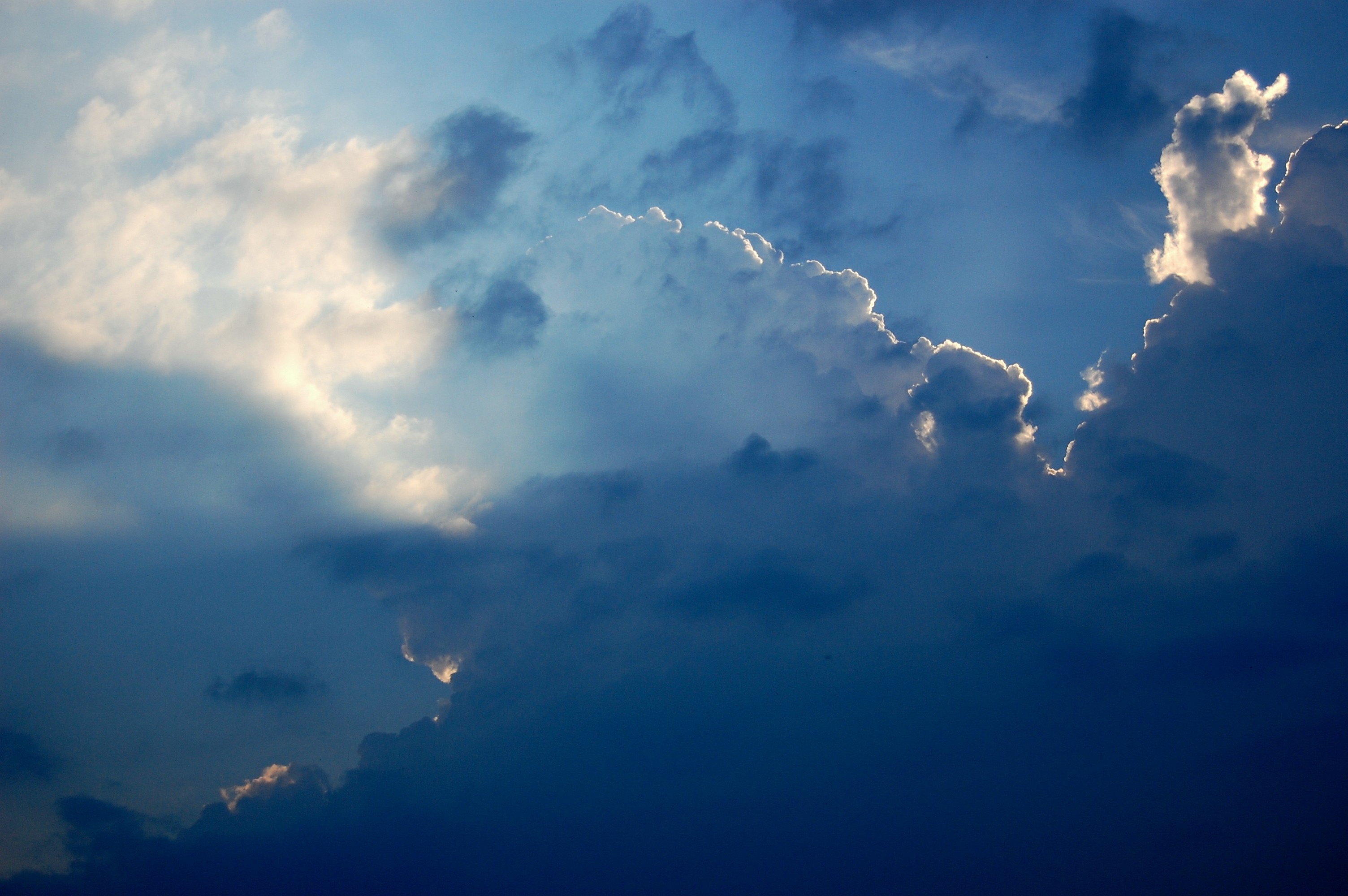 Opera-Background-Clouds