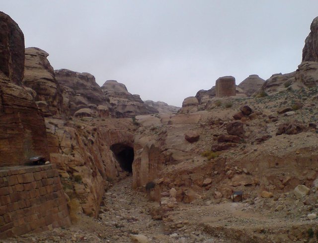 petra_flood_tunnel