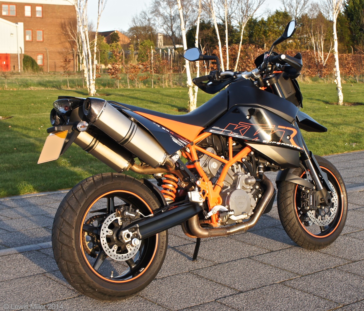 KTM_950_SMR_02