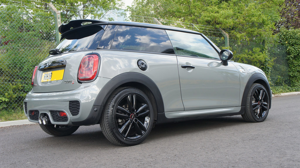 Mini_Cooper_SWorks210-2