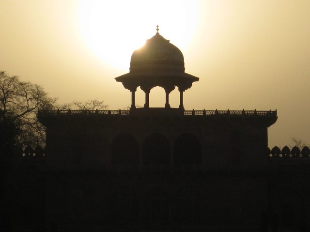 sunrise_Taj_gate